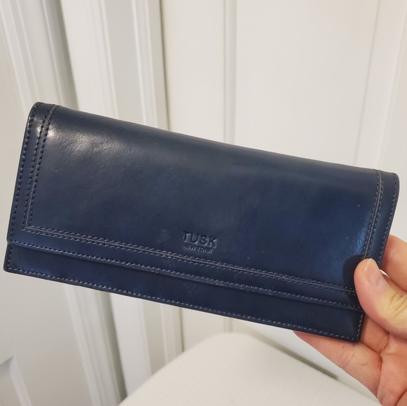 Tusk Navy Leather Wallet, 16 Credit Card Slots, Classic - Picture 1 of 13